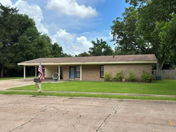 4904 Canal Dr, Alexandria, LA 71303