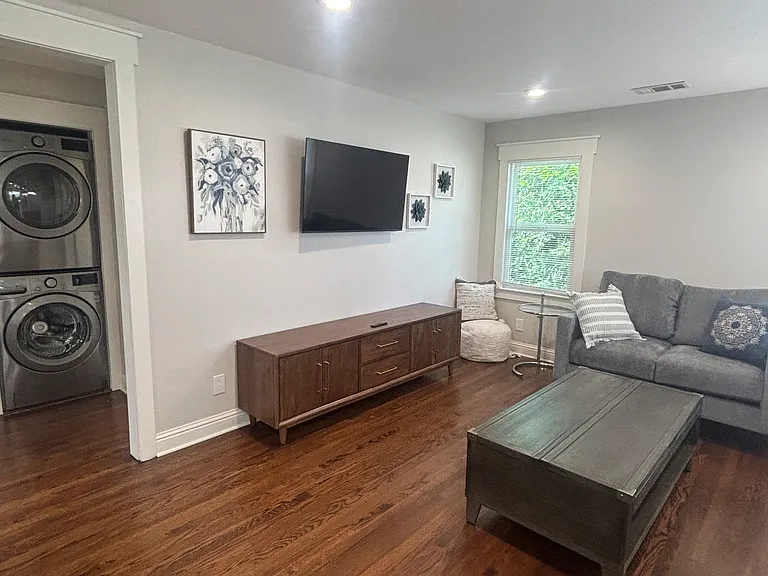 2910 Almond St #1 — Photo 15