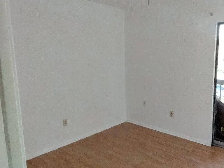 2221 N Hullen St — Photo 9