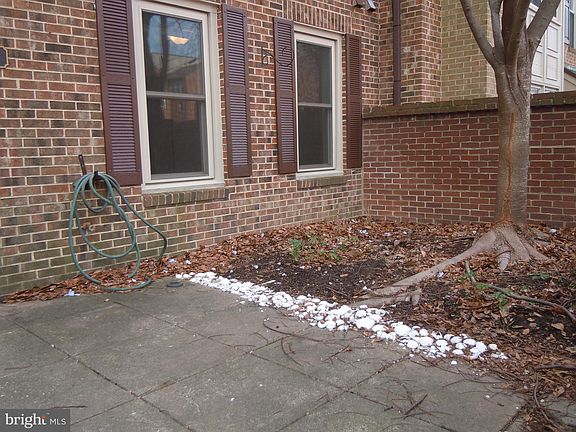5th image of 1120 N Taylor St #1