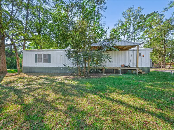 14 County Road 2400, Hull, TX 77564