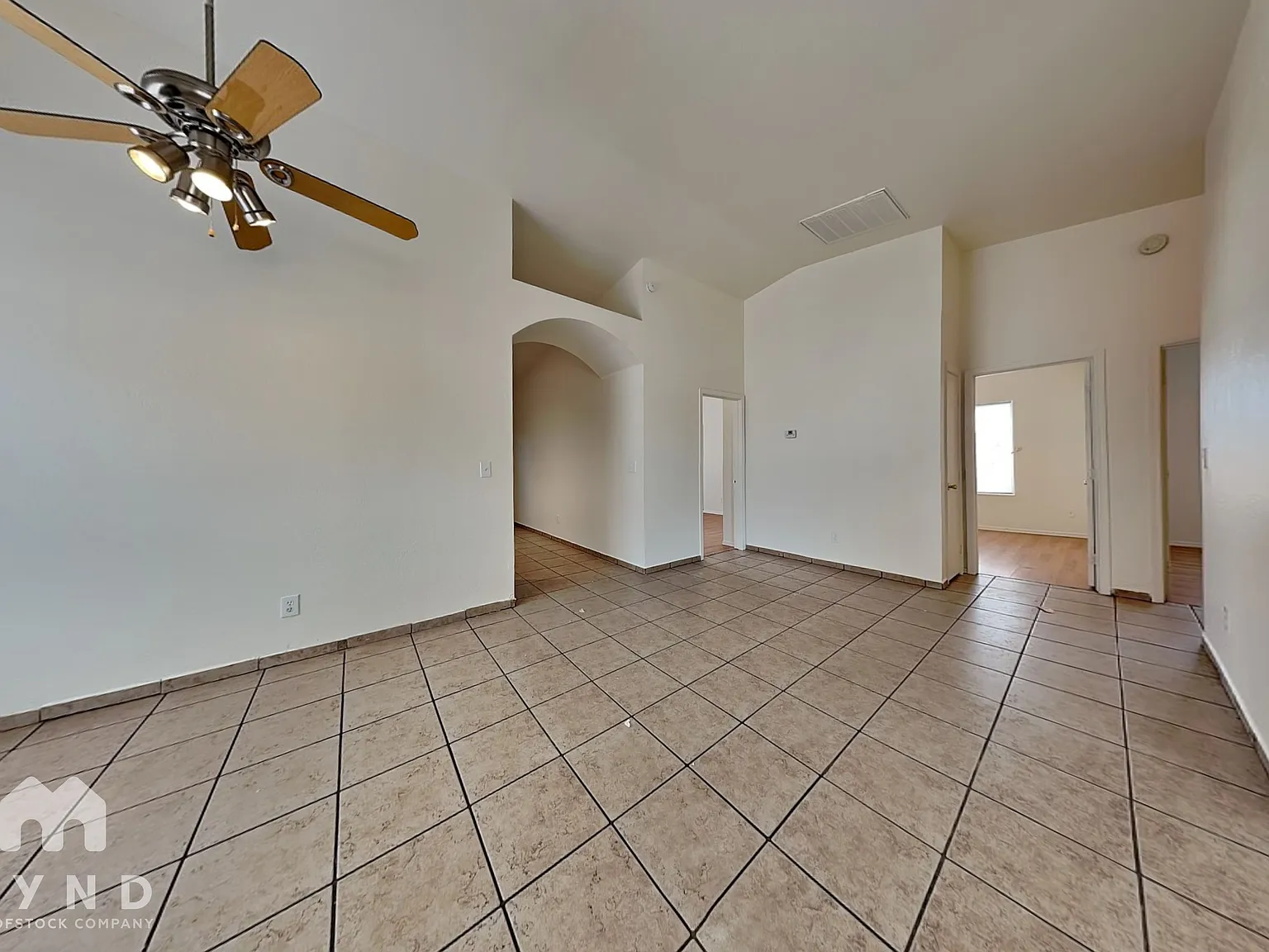3 bed, 2.0 bath, 1243 sqft, $1,735 — Photo 4