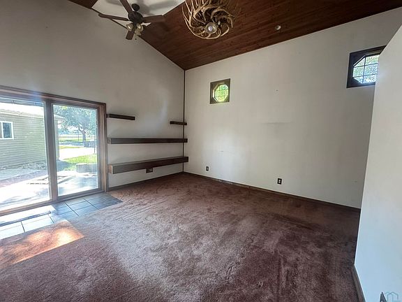 3rd image of 2 Union Ct