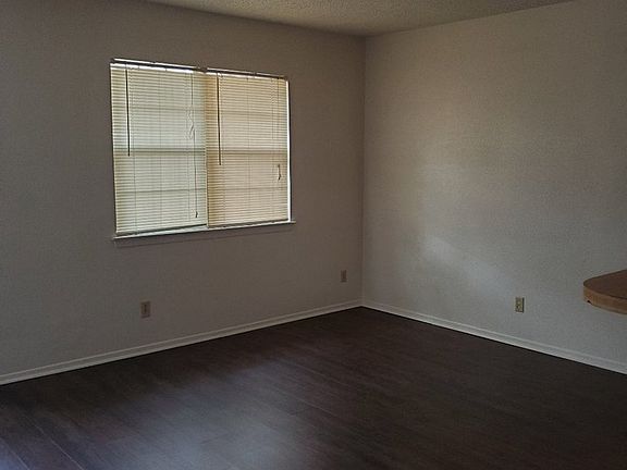 4th image of 1209 Wales Dr #A-d