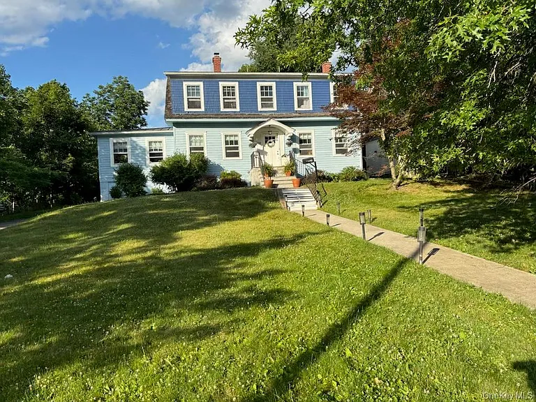 108 Hooker Ave — Photo 1
