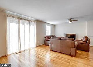 8931 Park Forest Dr — Photo 14