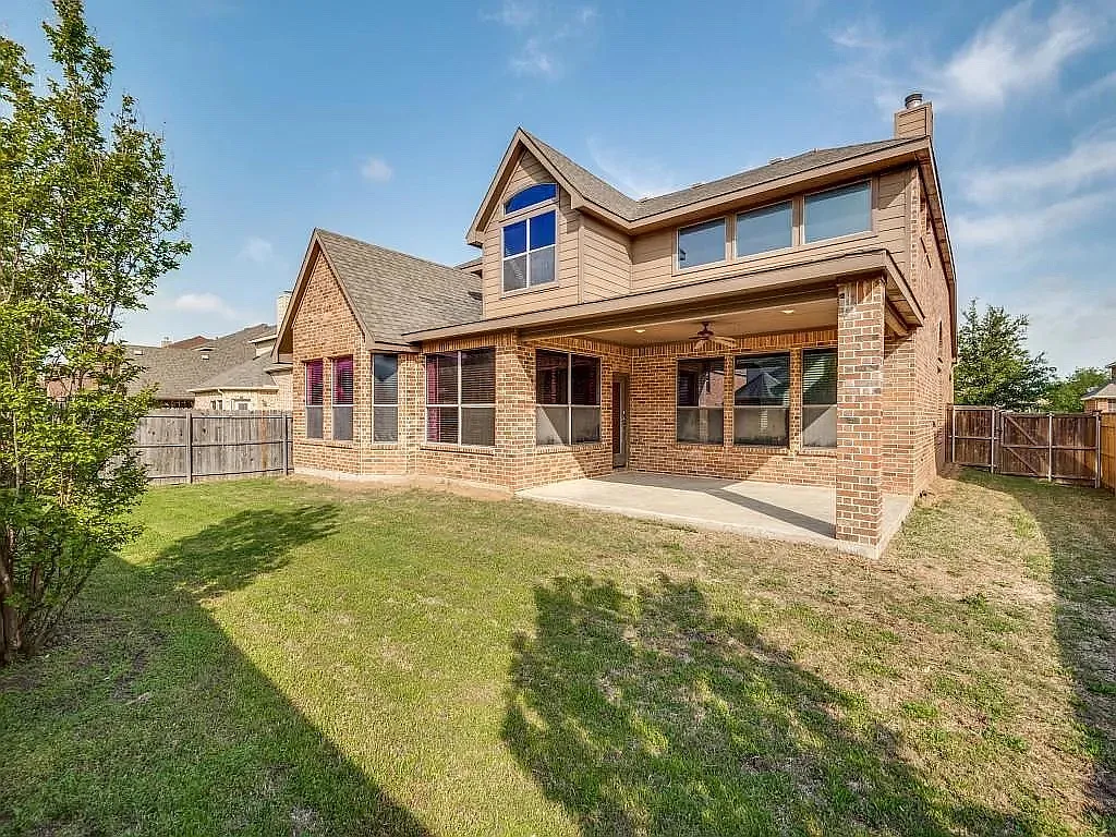 5 bed, 3662 sqft, $3,900 — Photo 4