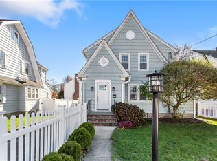 317 Meadowbrook Rd, Fairfield, CT 06824