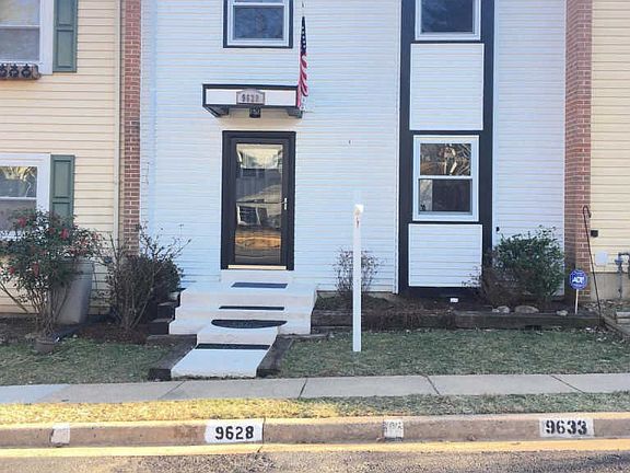 3rd image of 9628 Westport Ln