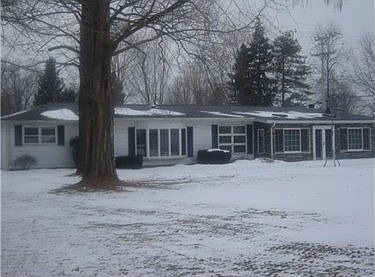 1st image of 884 Yale
