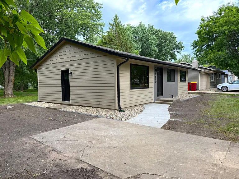 3804 S Holbrook Ave — Photo 3