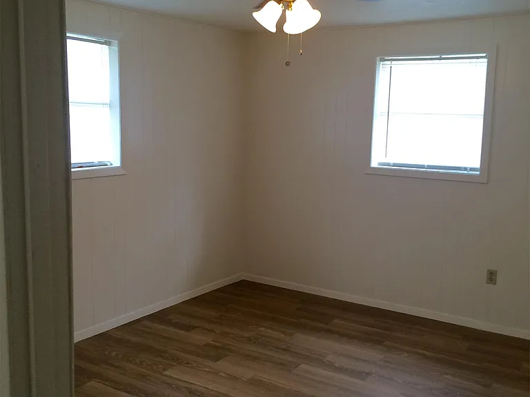 1001 Avenue J #3 — Photo 4