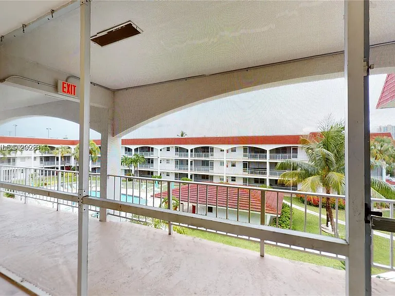 580 Egret Dr #302 — Photo 12