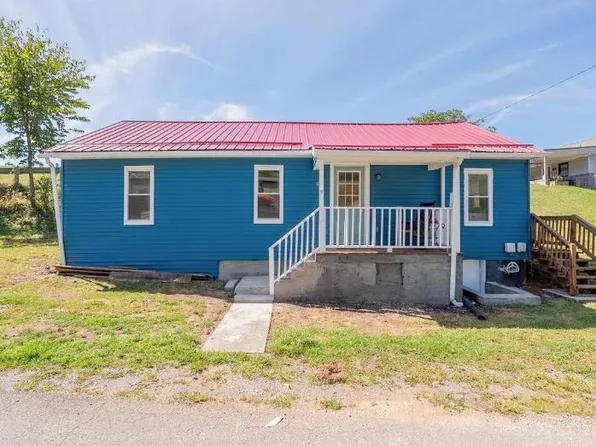 108 George St, Narrows, VA 24124