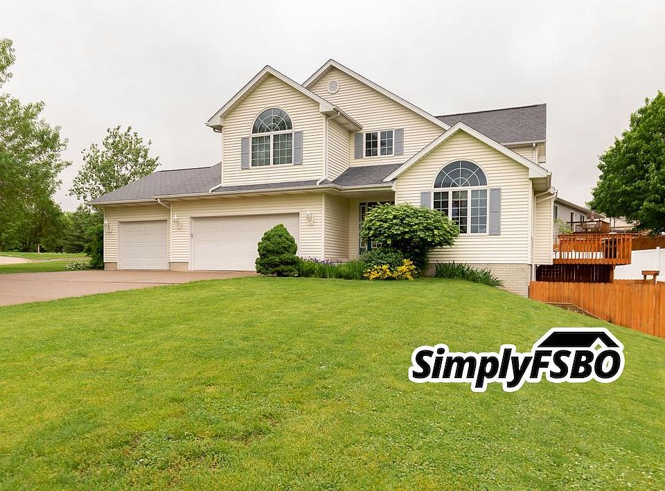 1st image of 302 Pearsall Dr