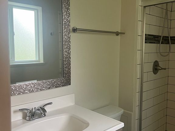 5th image of 1618 Windsor Ct