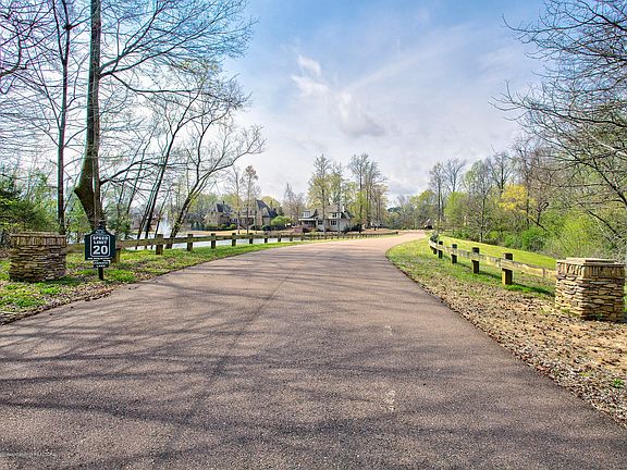3rd image of 4555 Bonne Terre Dr