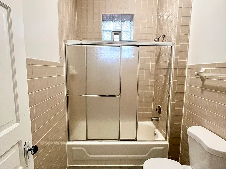 2706 S Saint Louis Ave #2F — Photo 9