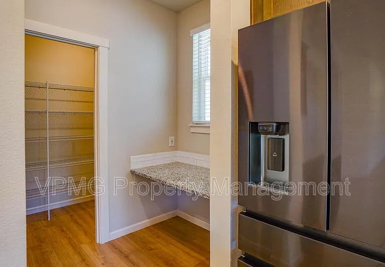 6301 N 89th Ave — Photo 13