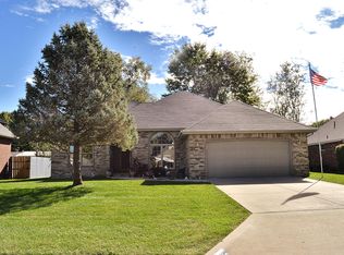 2242 W Allen Dr, Springfield, MO 65810