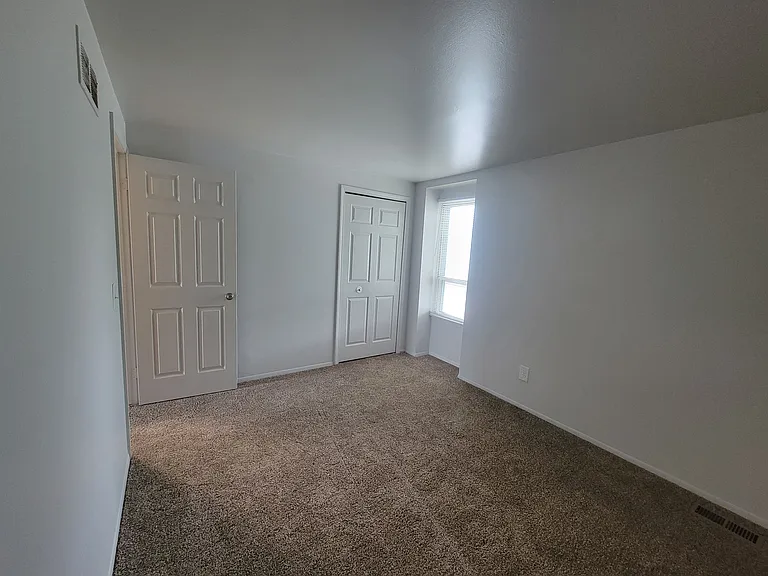 Edgemont Park Townhomes — Photo 15