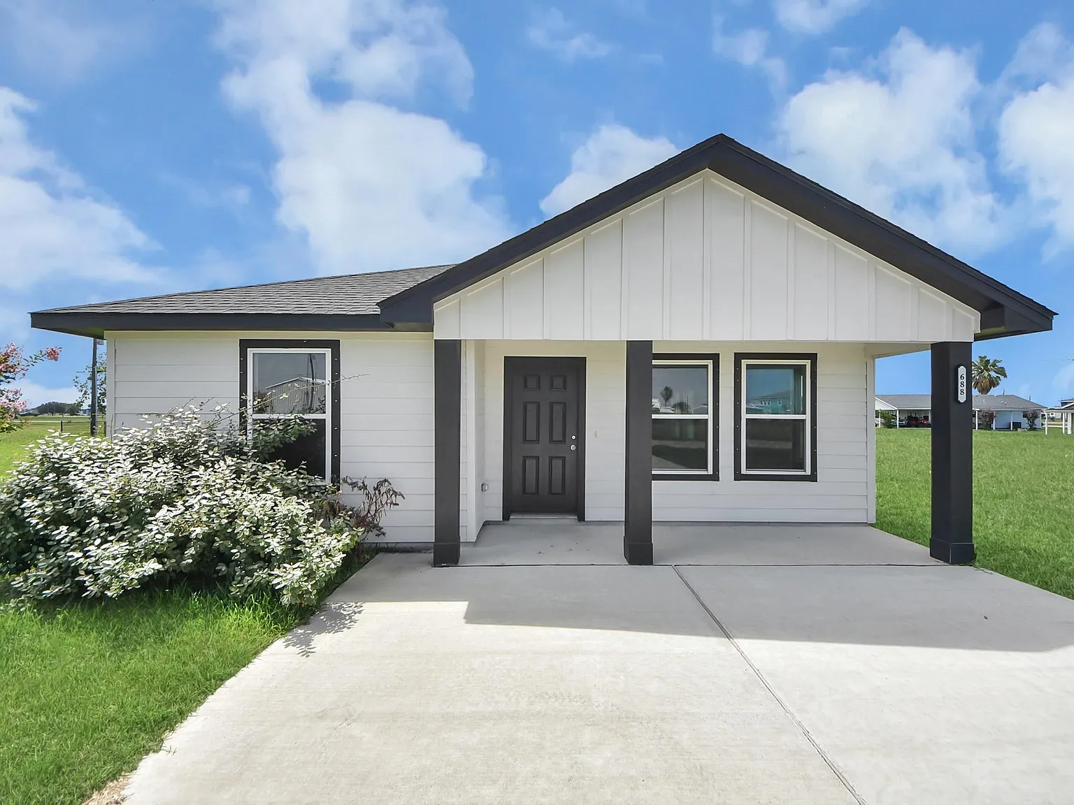 3 bed, 2.0 bath, $1,950 — Photo 2
