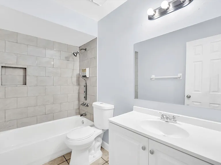 118 Michelle Ln #C — Photo 11