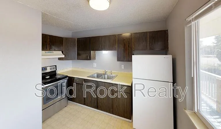325 Bonnie Ct #B — Photo 5