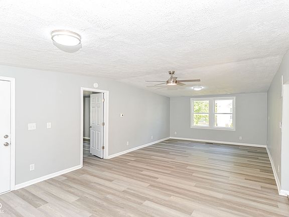 5th image of 218 Illinois St