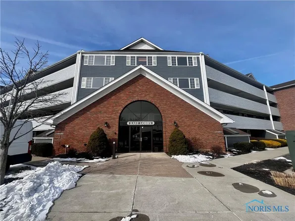 1909 E Harbor Rd APT 304E, Pt Clinton, OH 43452