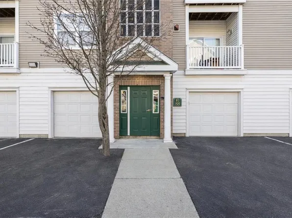 88 Mill St APT 304, Woonsocket, RI 02895