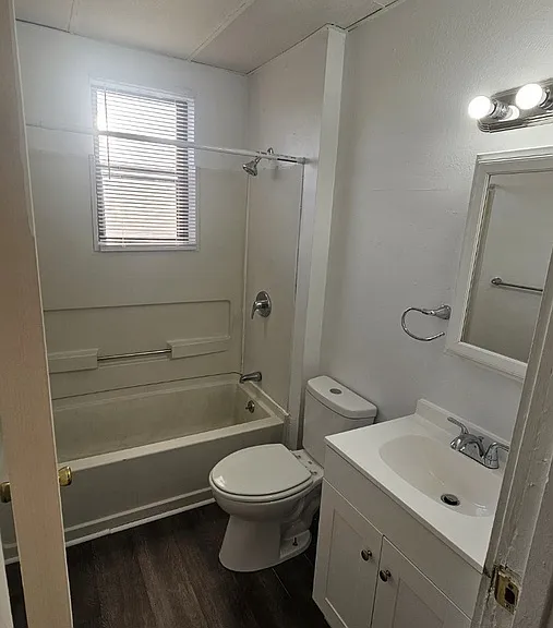 401 W Bancroft St #402 — Photo 16