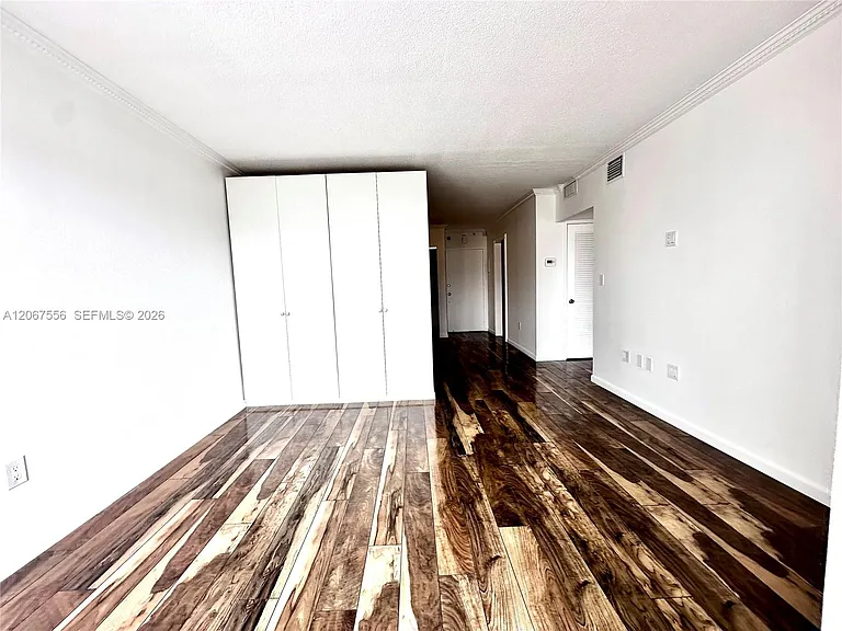 400 Kings Point Dr #714 — Photo 7