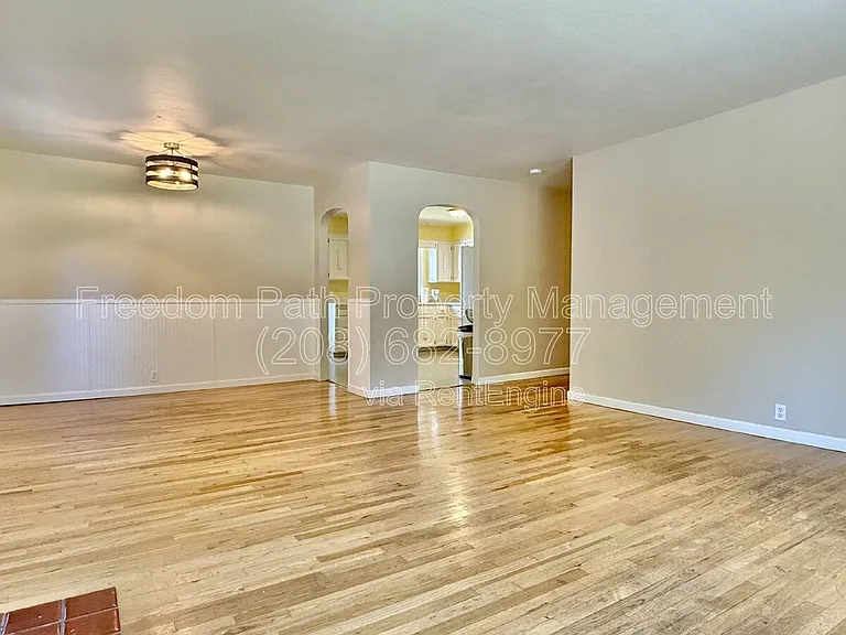 1008 Church St — Photo 3
