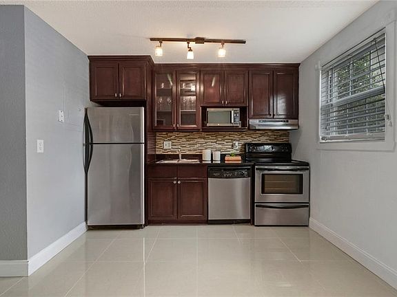 4th image of 801 Weldona Ln APT 102