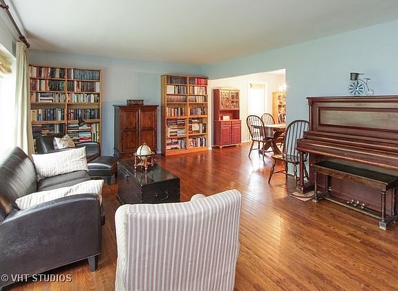 3rd image of 631 Harvard Ln