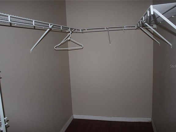 5th image of 847 Hacienda Cir