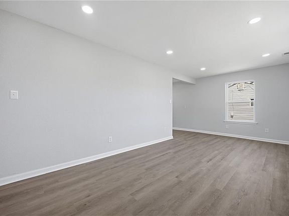 5th image of 701 Gust Ln