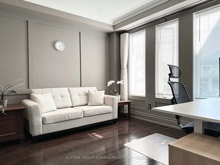 15 Roderick Ct — Photo 3