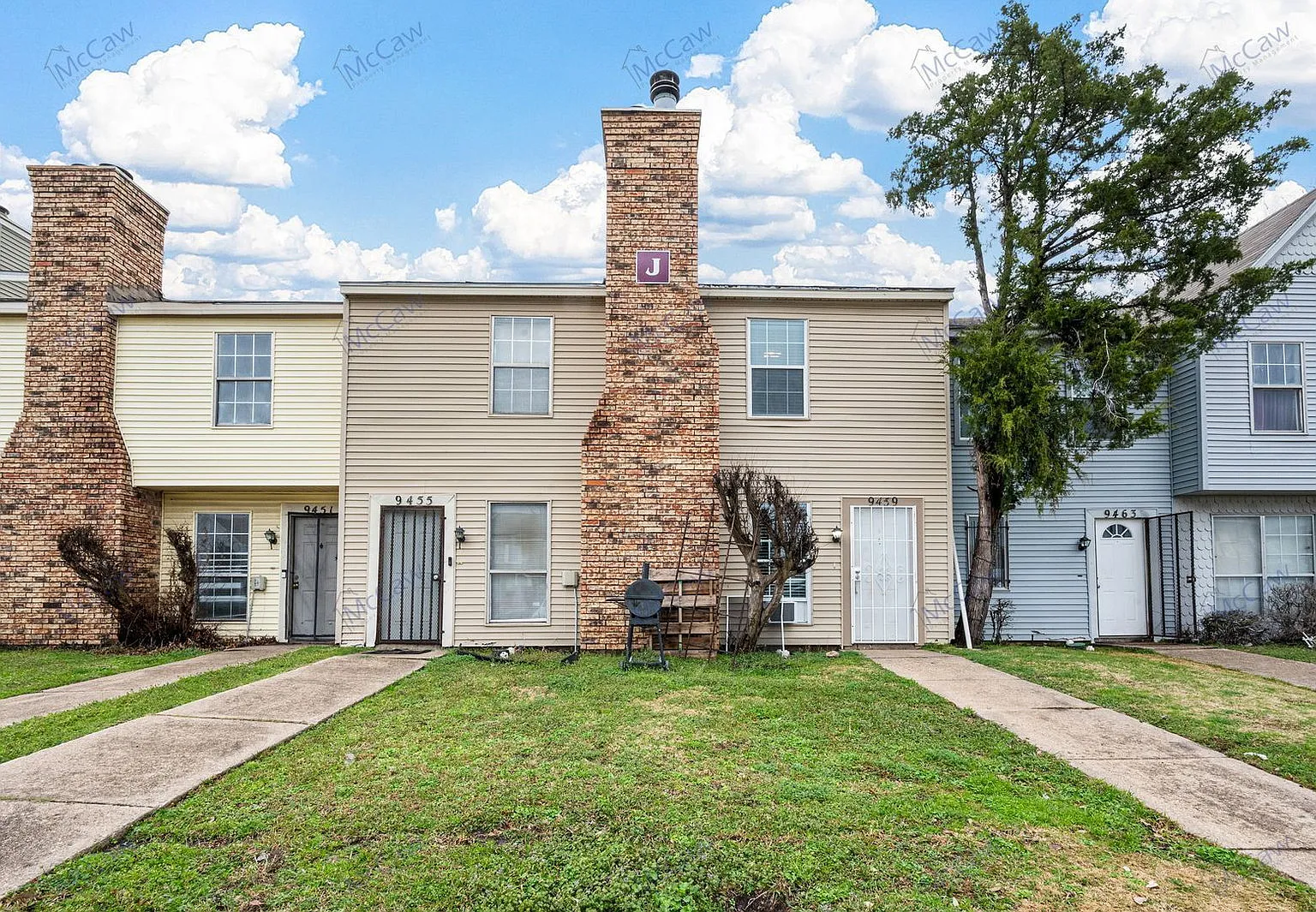 1 bed, 1.5 bath, 870 sqft, $1,100 — Photo 1