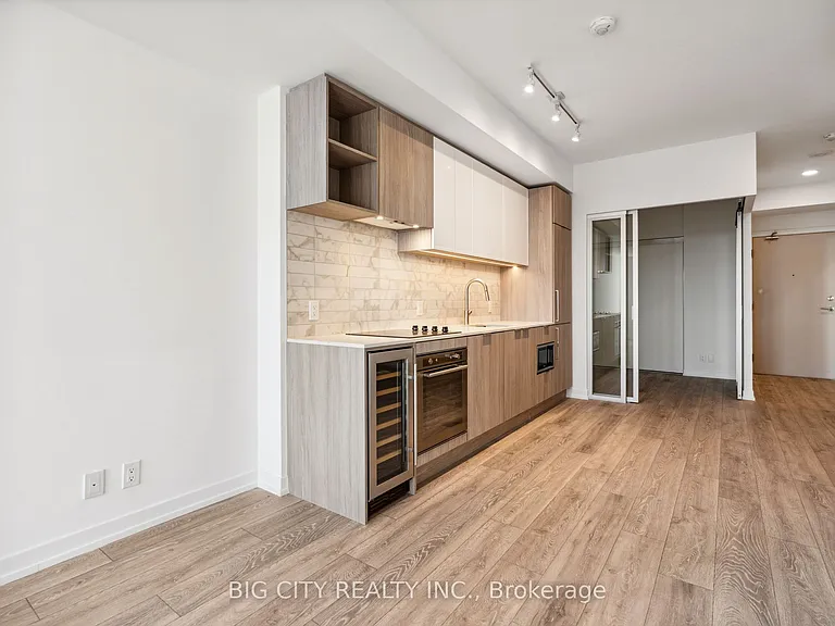 2020 Bathurst St #1202 — Photo 7
