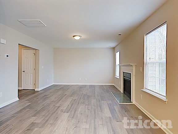 2nd image of 4008 Laurel Glen Dr