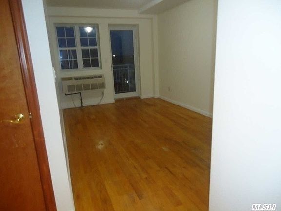 5th image of 9112 175th St APT 8C