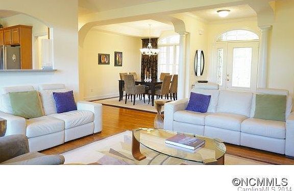 5th image of 19 Southridge Dr
