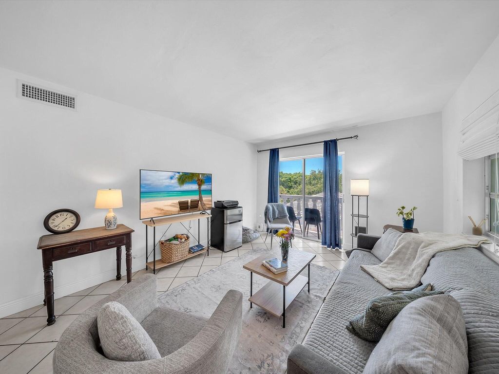 1150 Madruga Avenue #C302, Coral Gables, FL - More