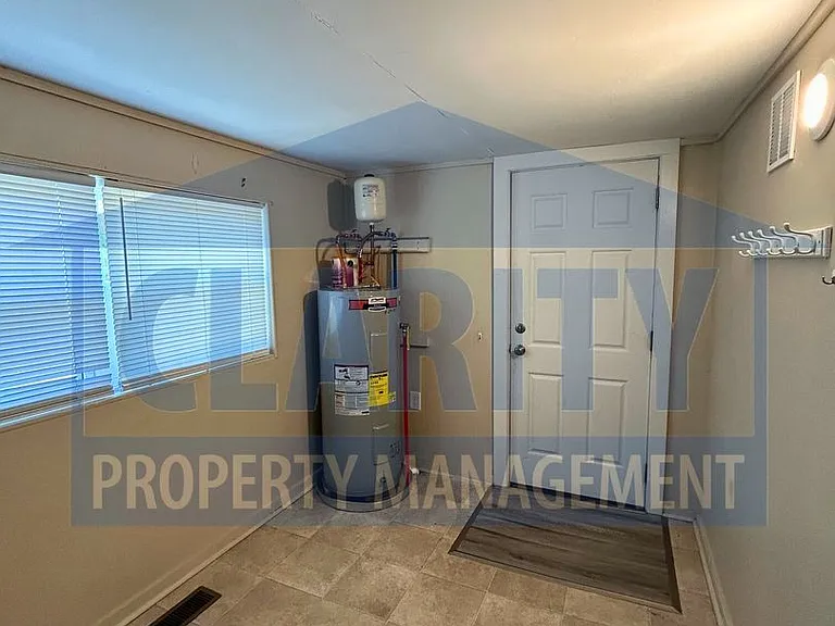 1102 Georgetown Rd NW — Photo 12
