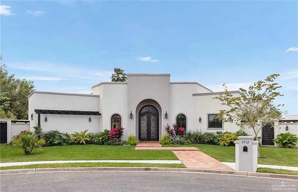 3 bed, 3.5 bath, 2263 sqft, $3,100 — Photo 1