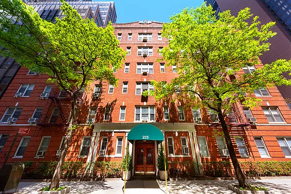 Rented by Compass | media 12