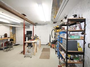 1201 Valley St, Chaska, MN 55318