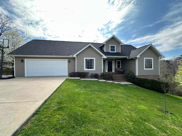 1010 Shiloh Rd, Milton, WV 25541